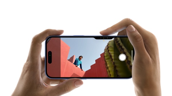 Смартфон Apple iPhone 16 8GB / 128GB белый